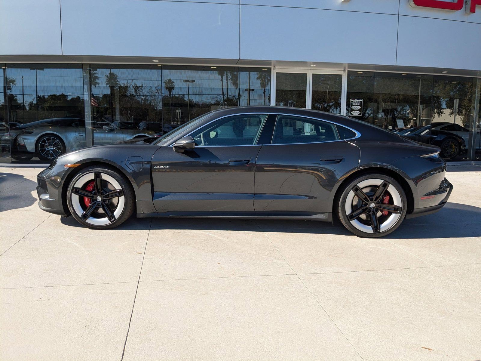 2025 Porsche Taycan 4S photo 2