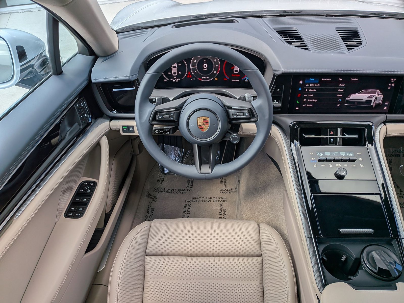 2026 Porsche Panamera 4 photo 4