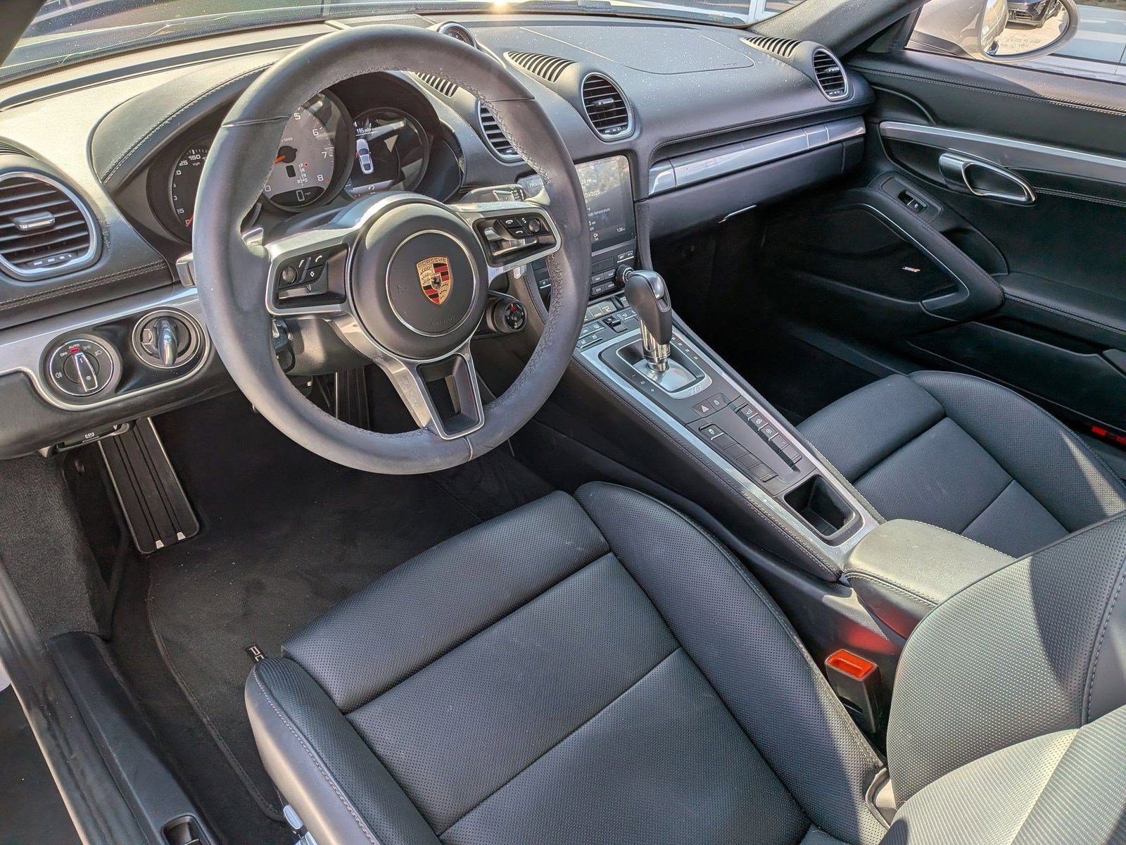 2025 Porsche Cayman S photo 4