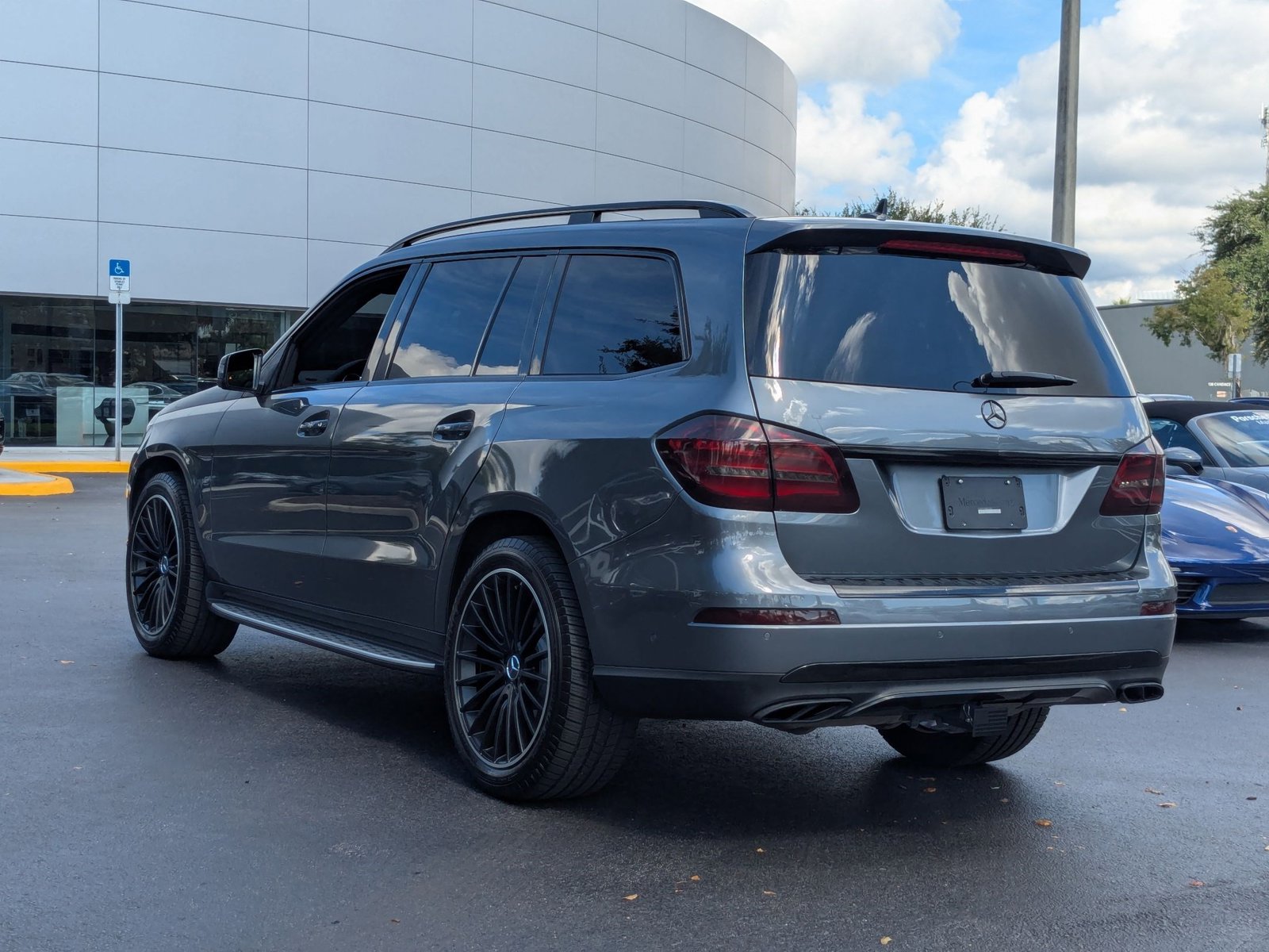 2019 Mercedes Benz GLS 450 4MATIC photo 2