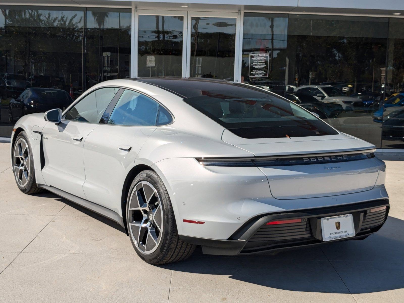 2025 Porsche Taycan photo 3