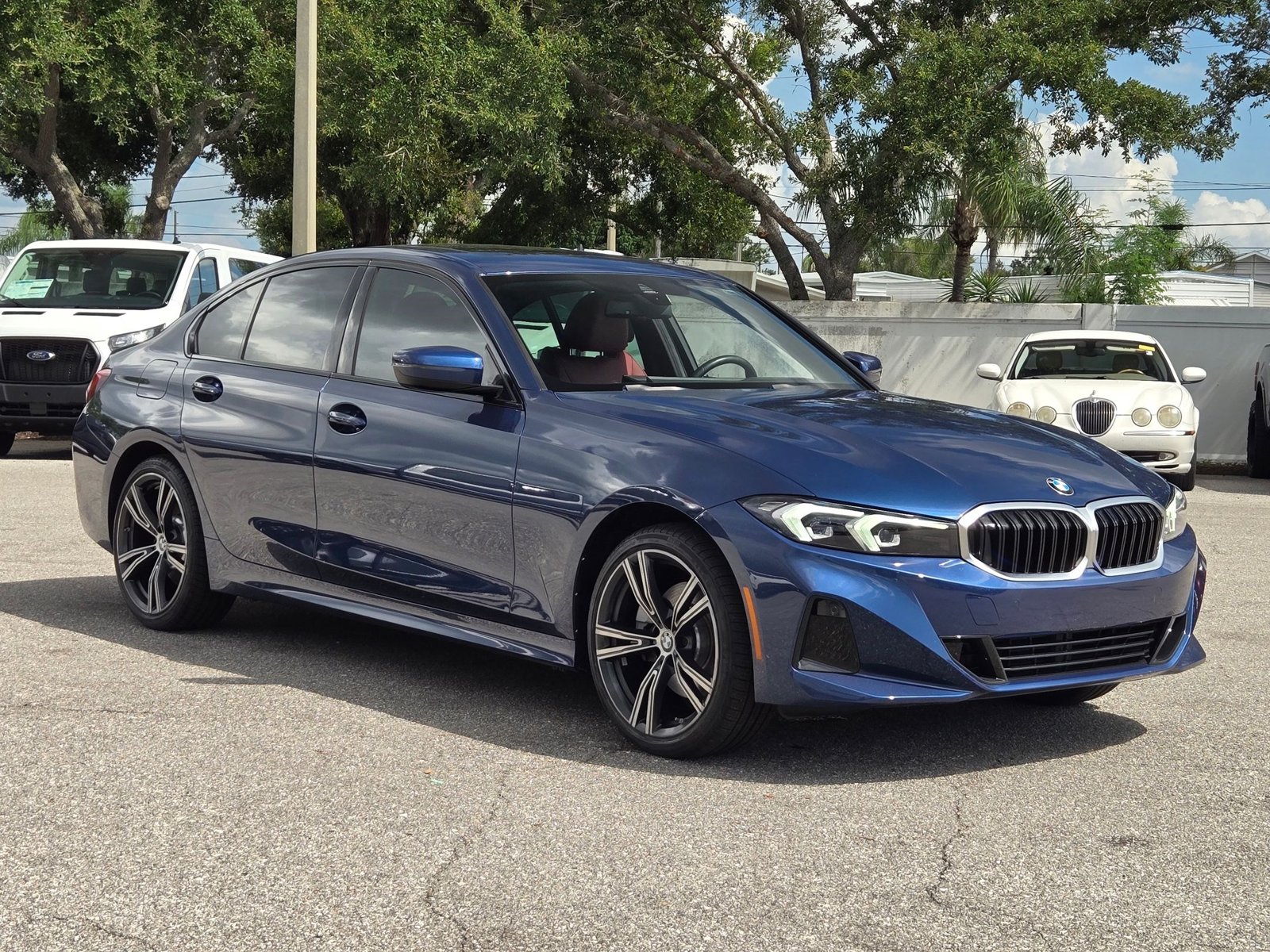 2023 Bmw 330i Sedan photo 3