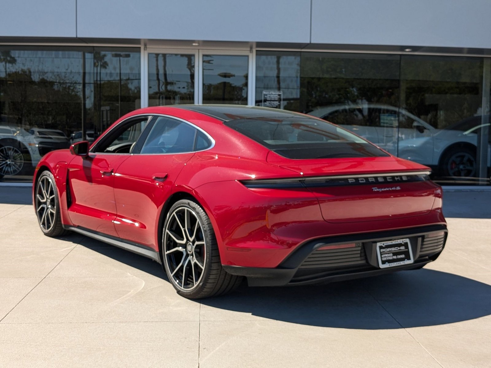 2024 Porsche Taycan 4S photo 3
