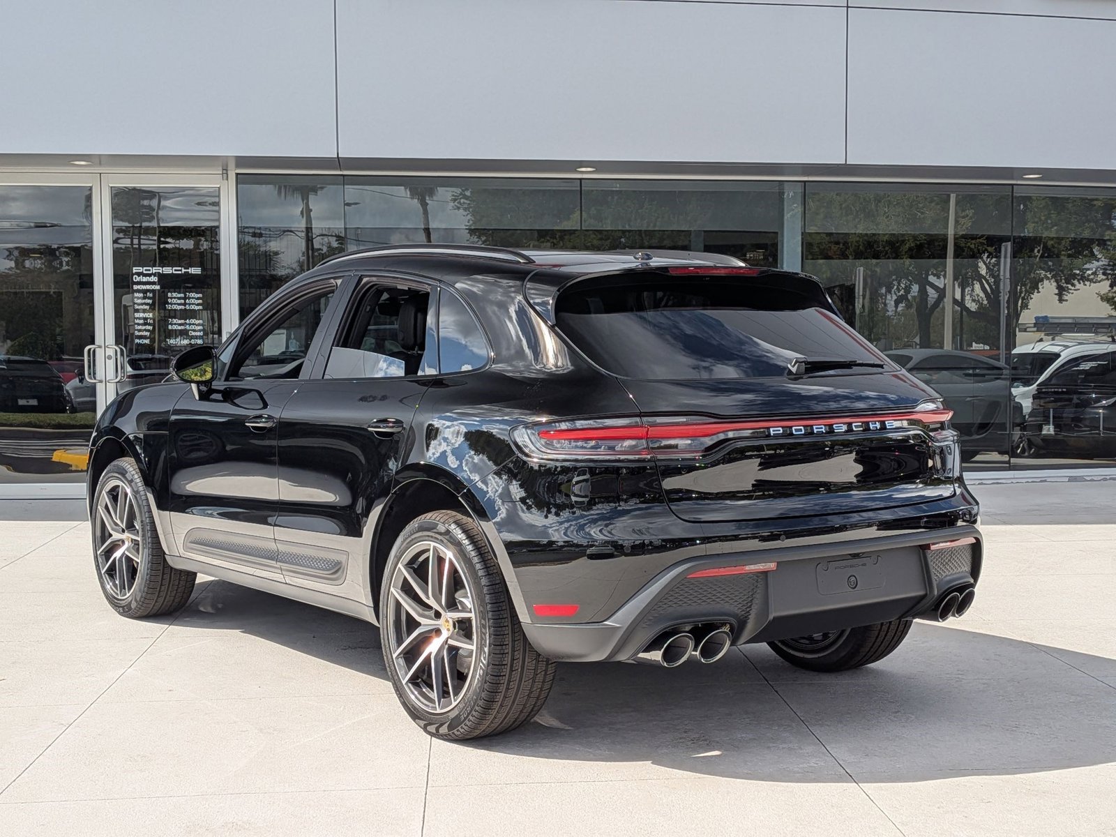 2026 Porsche Macan T photo 3