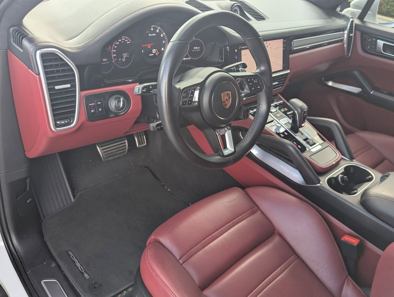2022 Porsche Cayenne Coupe Turbo photo 3