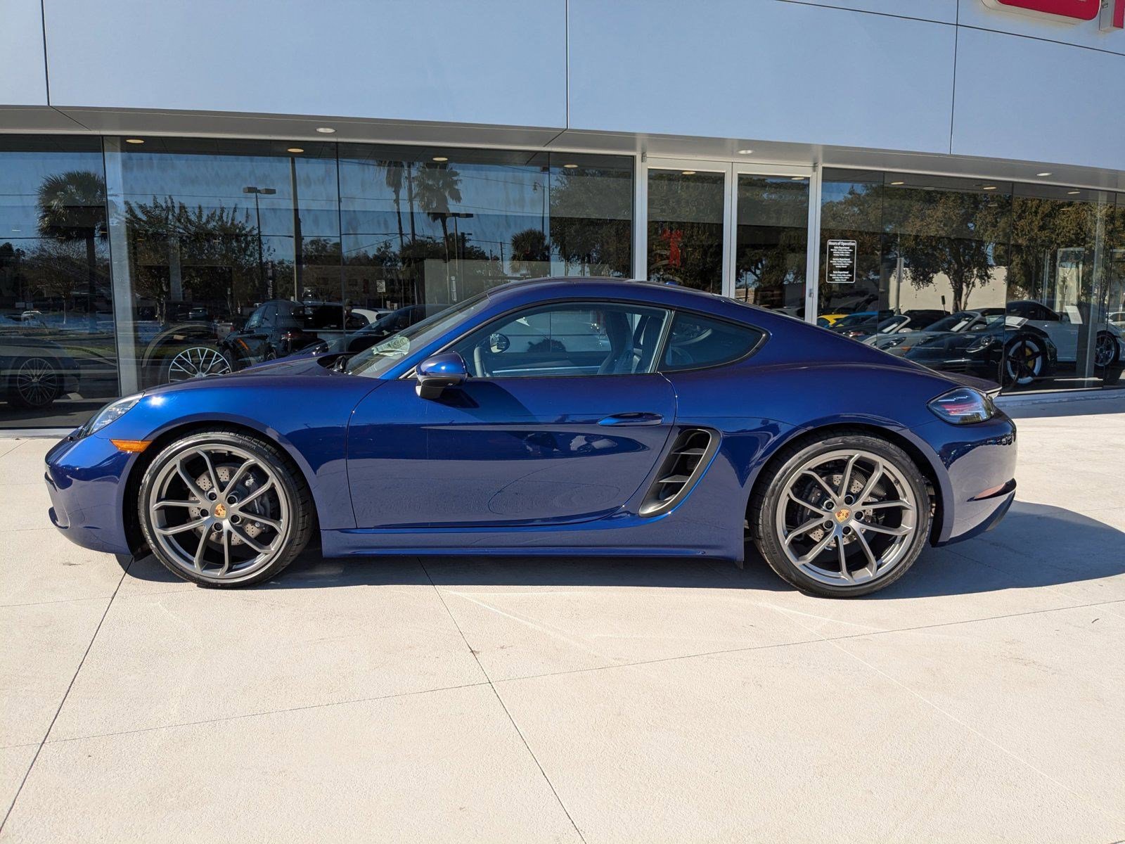 2025 Porsche Cayman photo 2