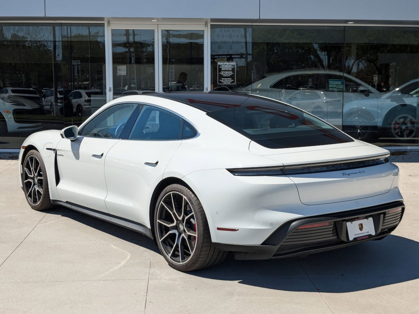 2025 Porsche Taycan 4S photo 3