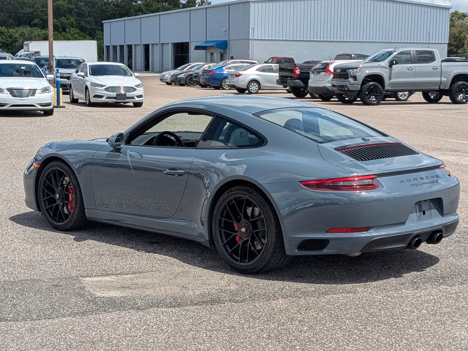 2017 Porsche 911 GTS photo 3