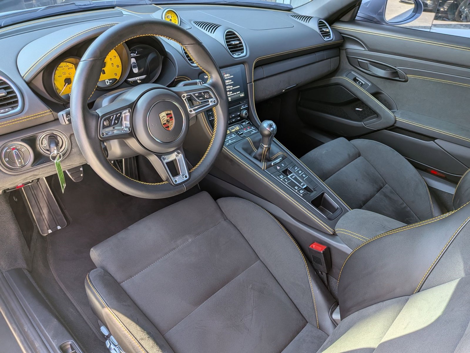 2023 Porsche Boxster Spyder photo 4