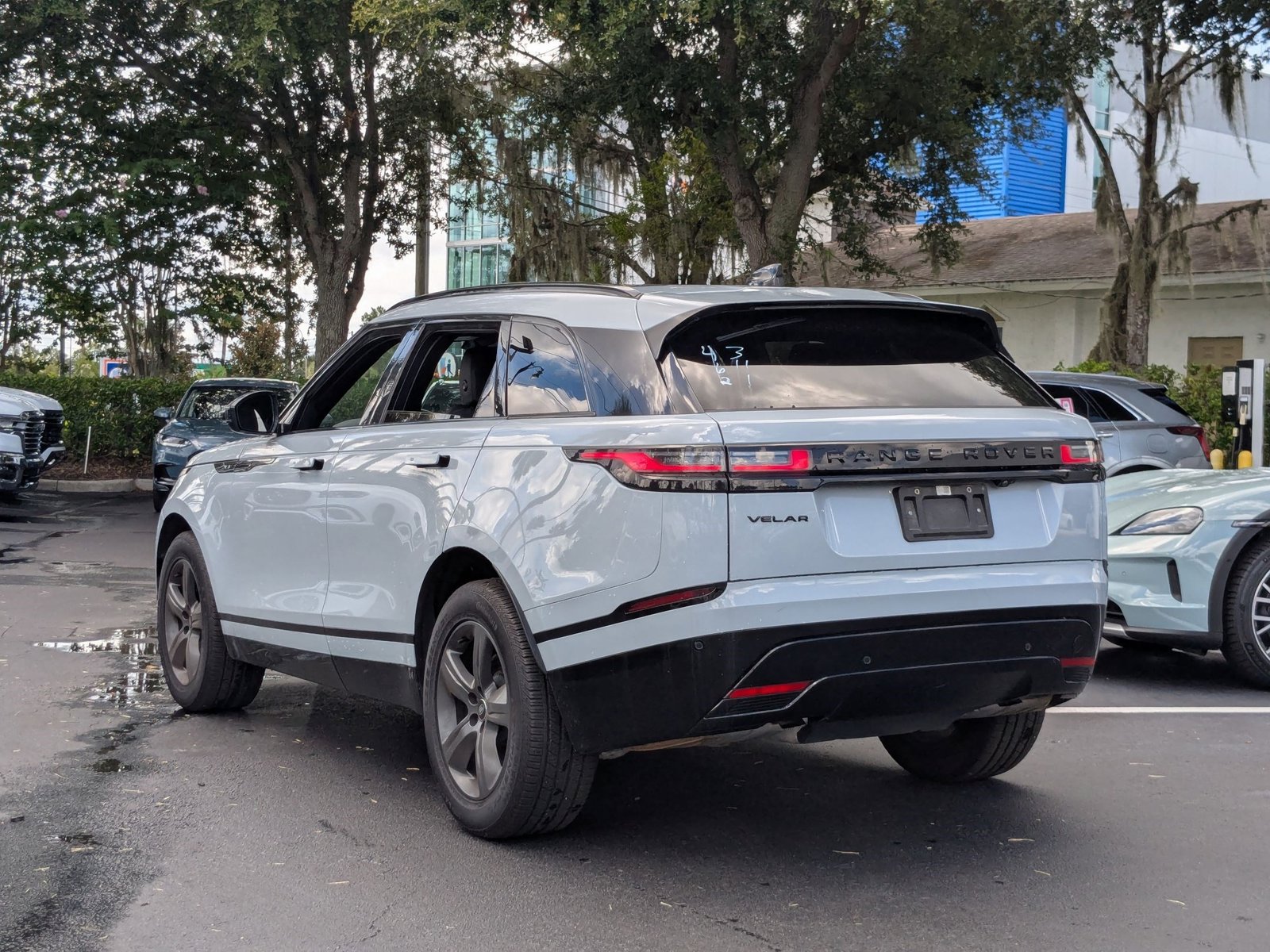 2025 Land Rover Range Rover Velar P250 Dynamic SE photo 2