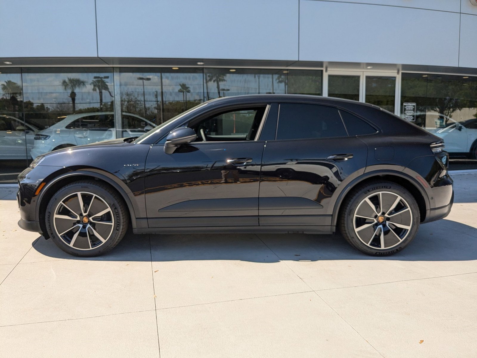 2024 Porsche Macan Electric 4 photo 2