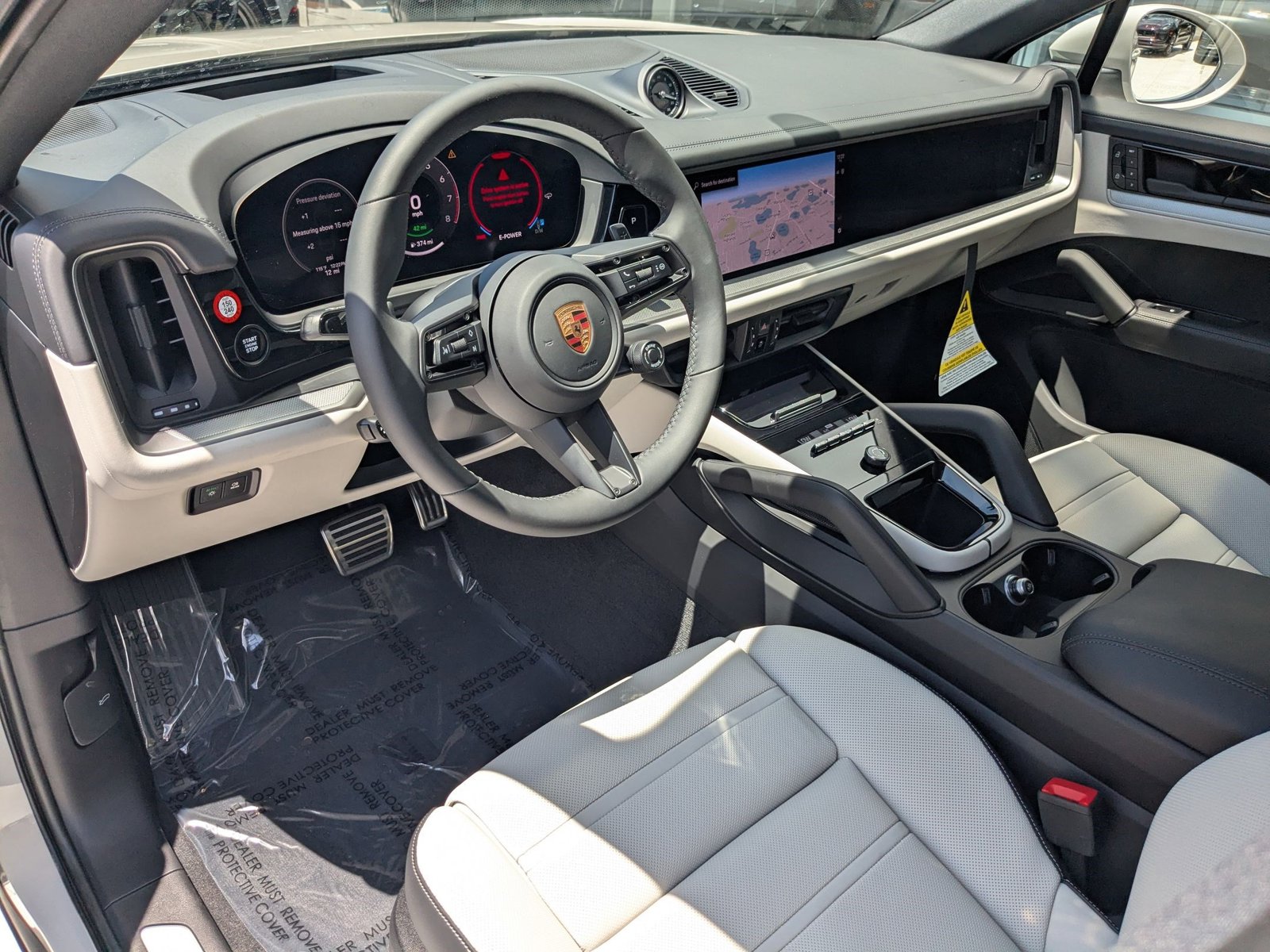 2025 Porsche Cayenne E-Hybrid Coupe S photo 2