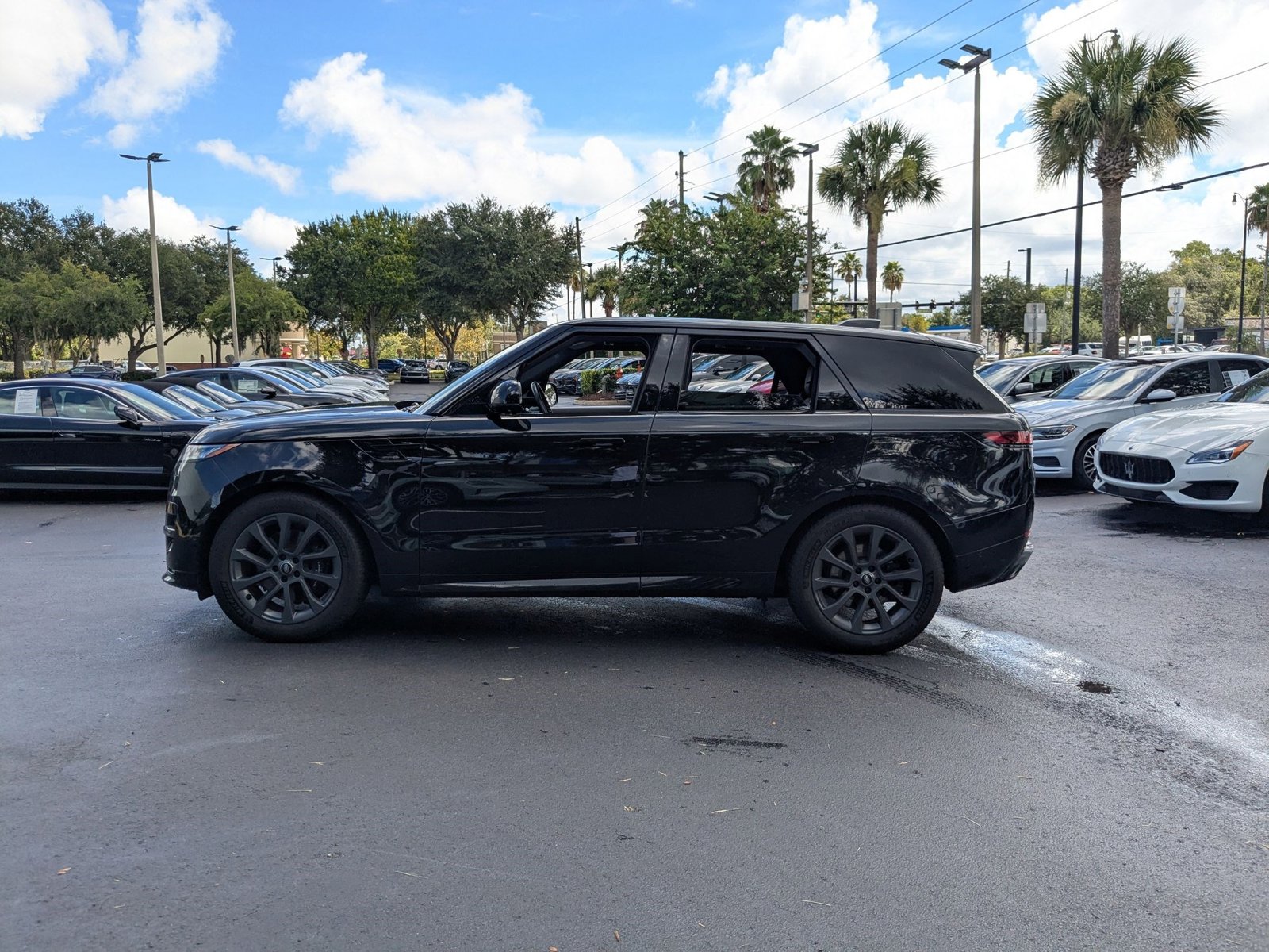 2024 Land Rover Range Rover Sport SE photo 2