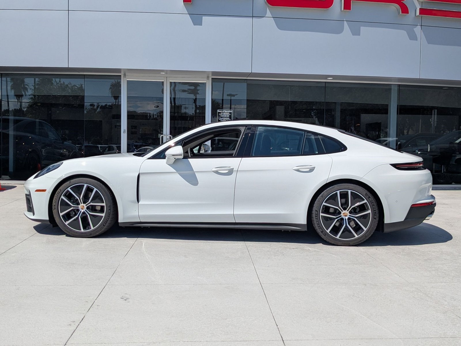 2025 Porsche Panamera 4 photo 2