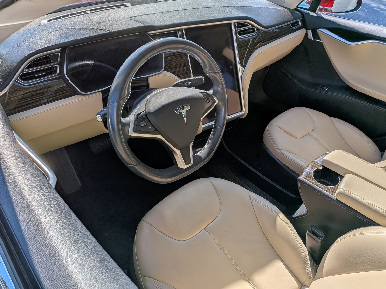 2015 Tesla Model S 85 photo 4