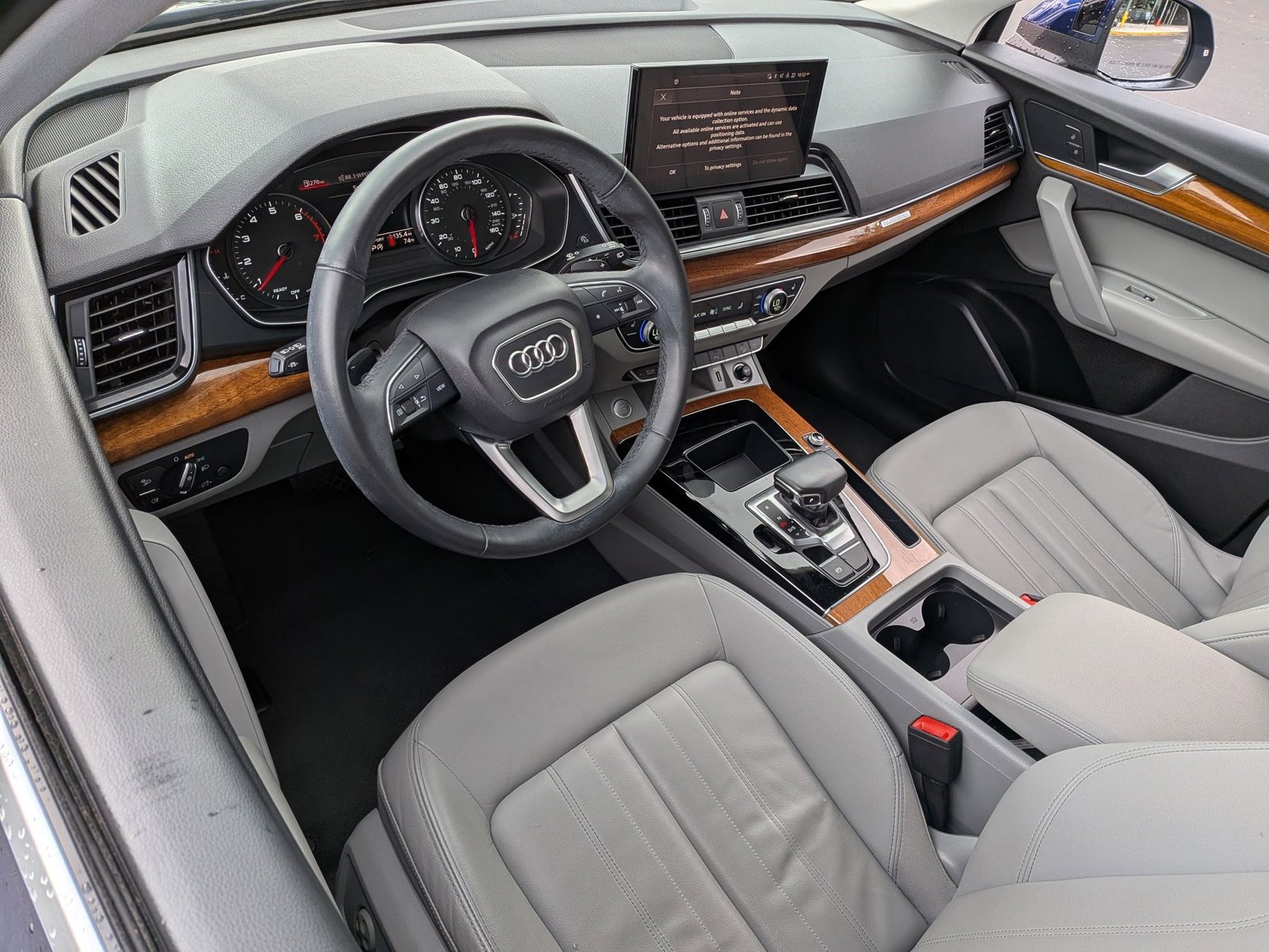 2023 Audi Q5 Premium 40 TFSI photo 2