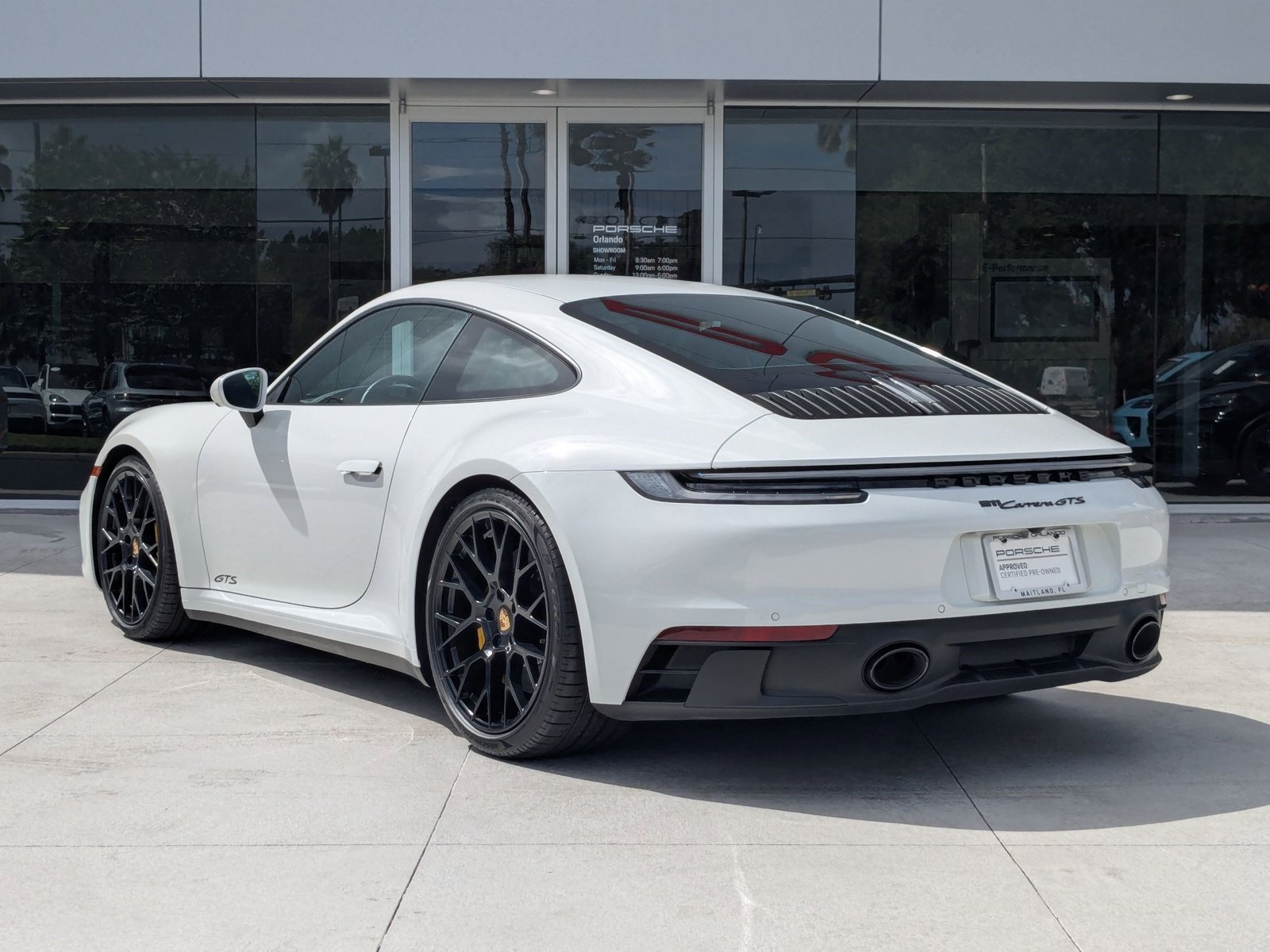 2024 Porsche 911 GTS photo 3