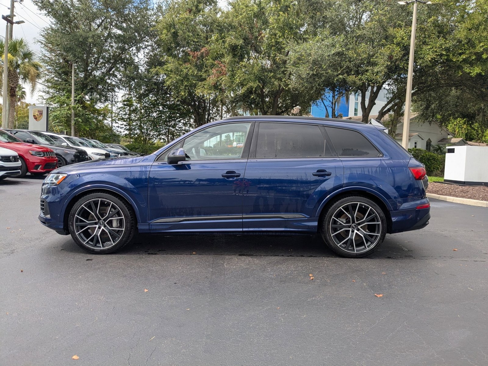 2022 Audi Q7 55 Premium photo 2