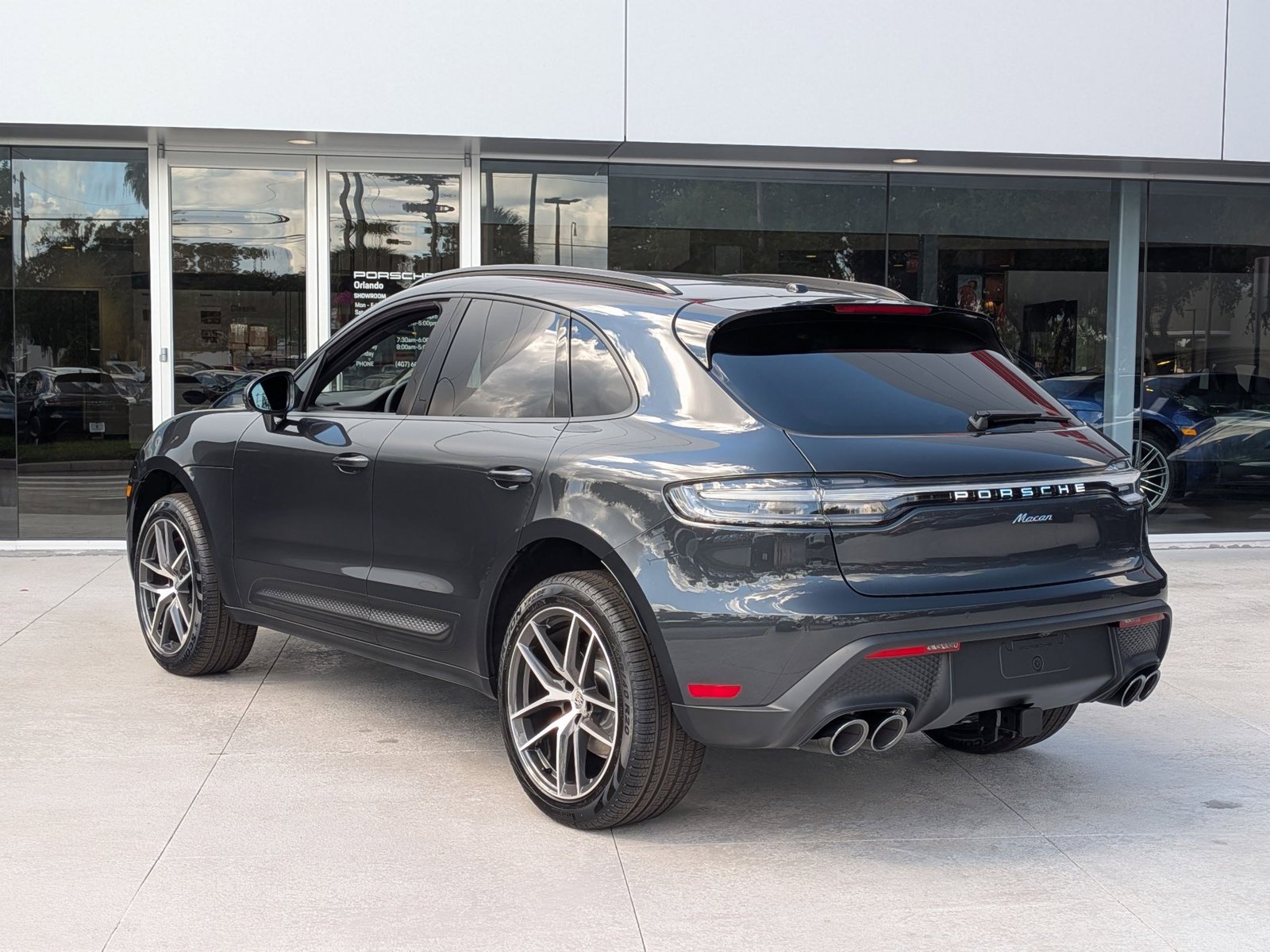 2026 Porsche Macan T photo 3