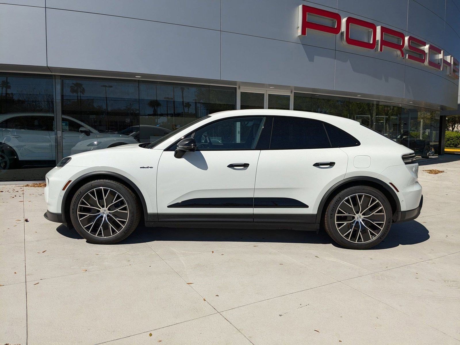 2024 Porsche Macan Electric 4 photo 2