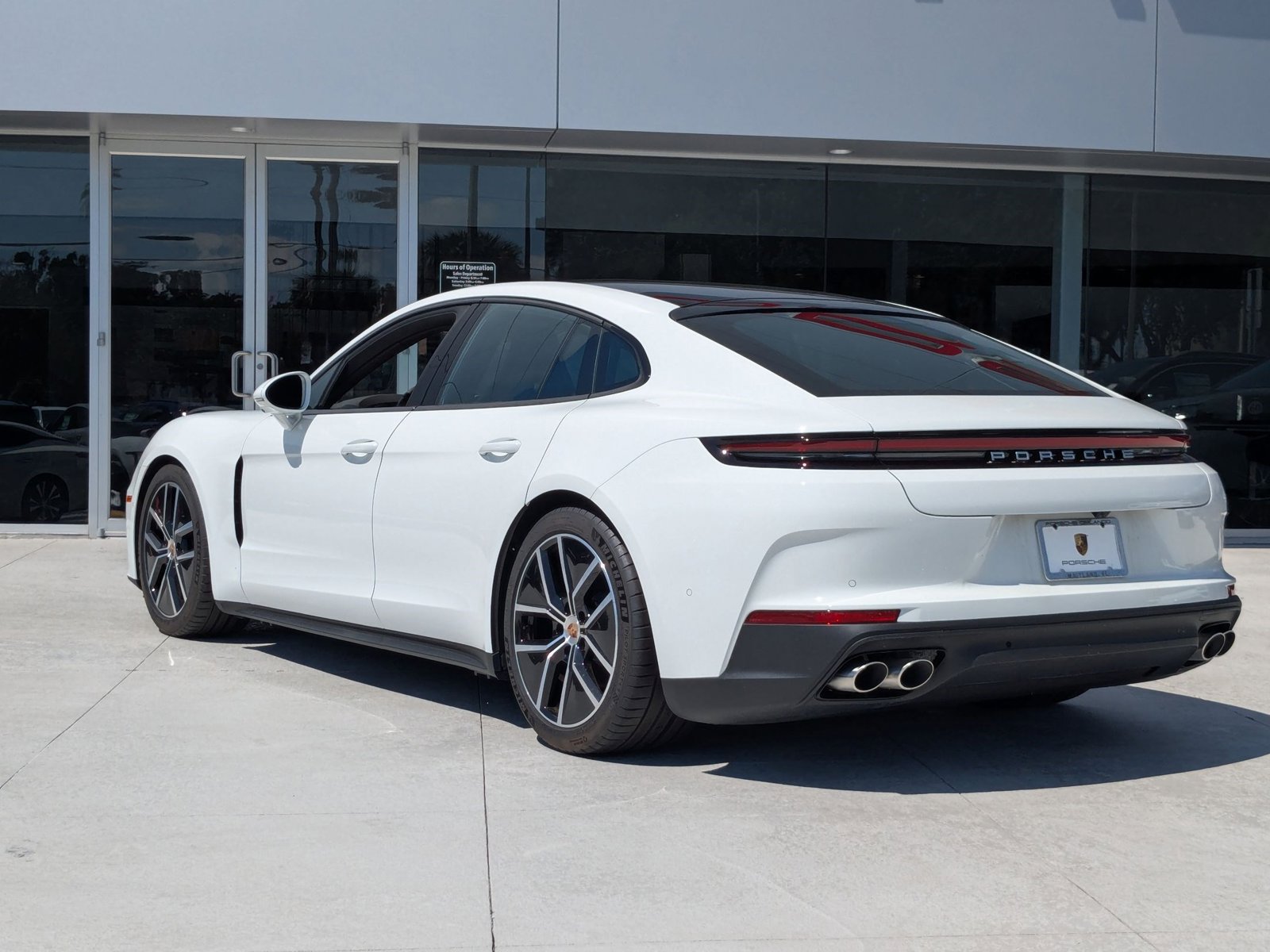 2025 Porsche Panamera 4 photo 3