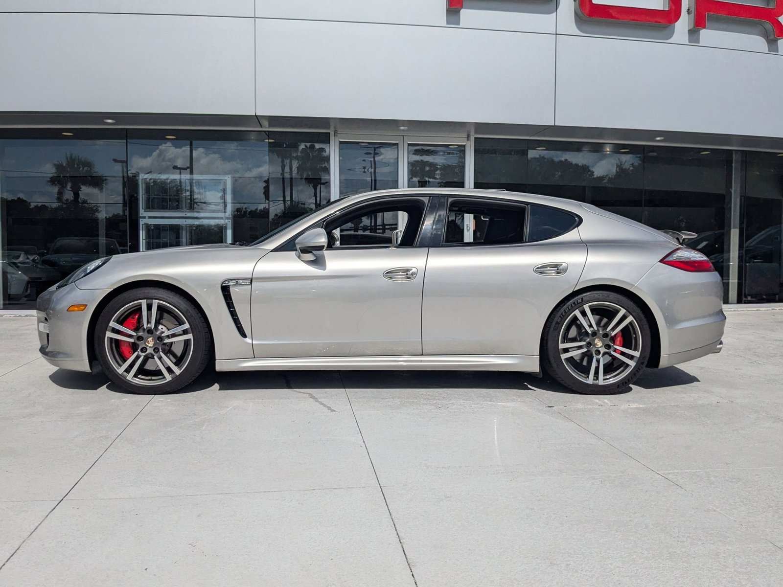 2012 Porsche Panamera Turbo S photo 2