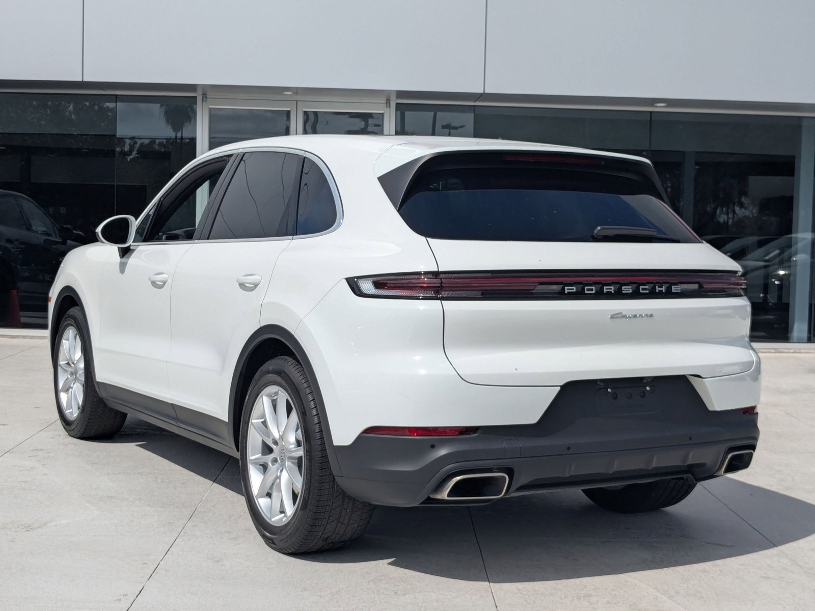 2024 Porsche Cayenne Base photo 2
