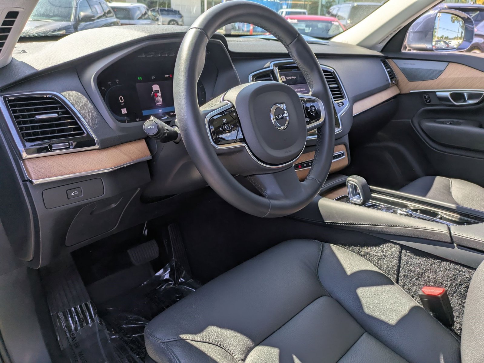 2024 Volvo XC90 Plus photo 3