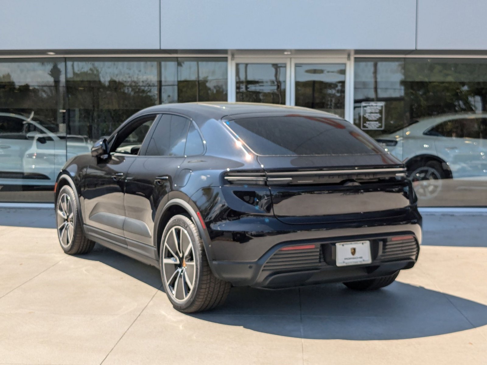 2024 Porsche Macan Electric 4 photo 3