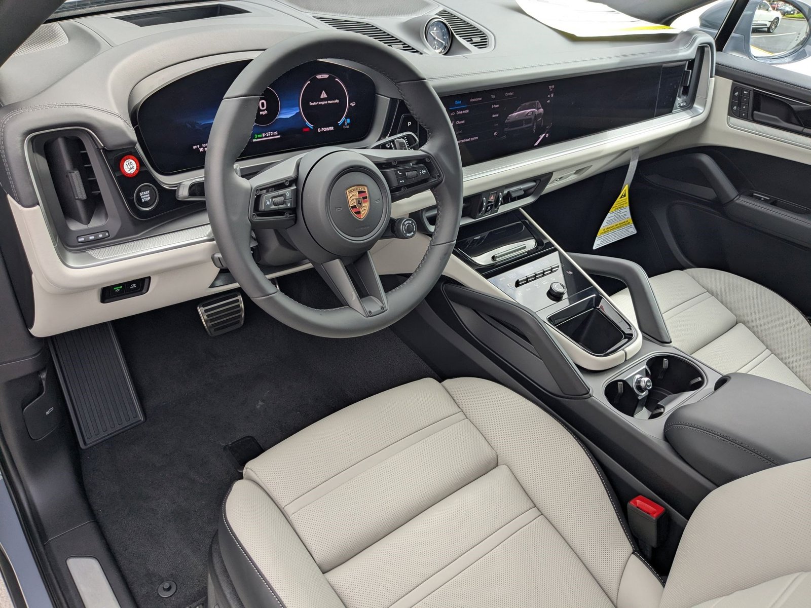 2026 Porsche Cayenne E-Hybrid Coupe S photo 3