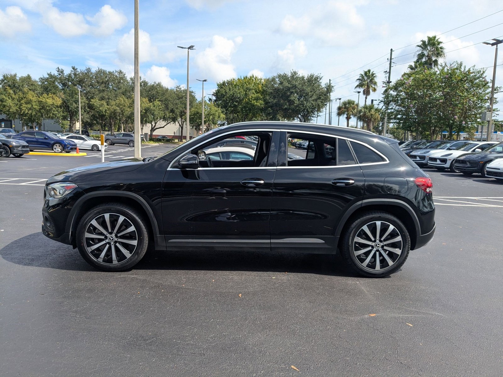 2021 Mercedes Benz GLA 250 4MATIC photo 2