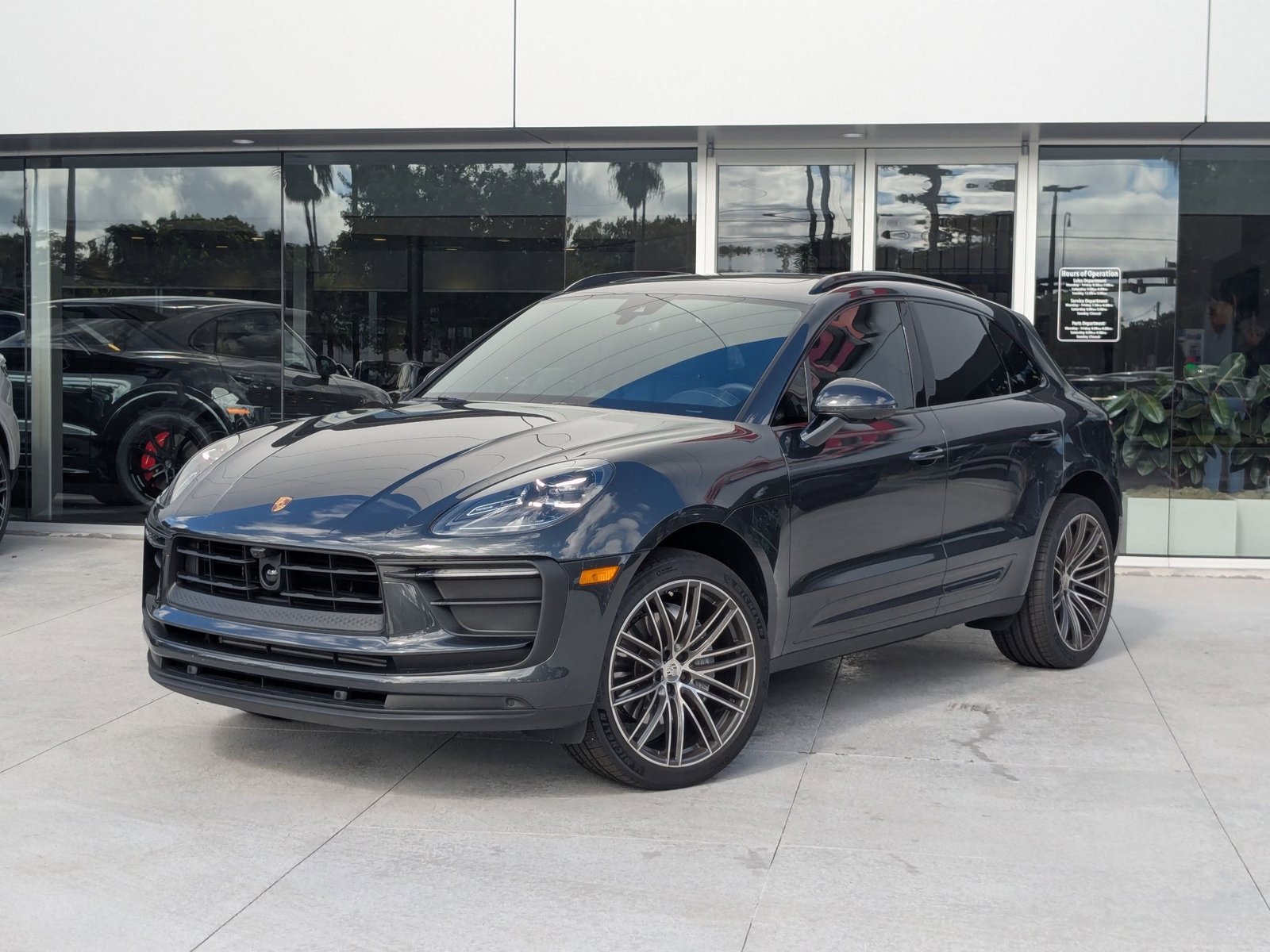 2025 Porsche Macan T