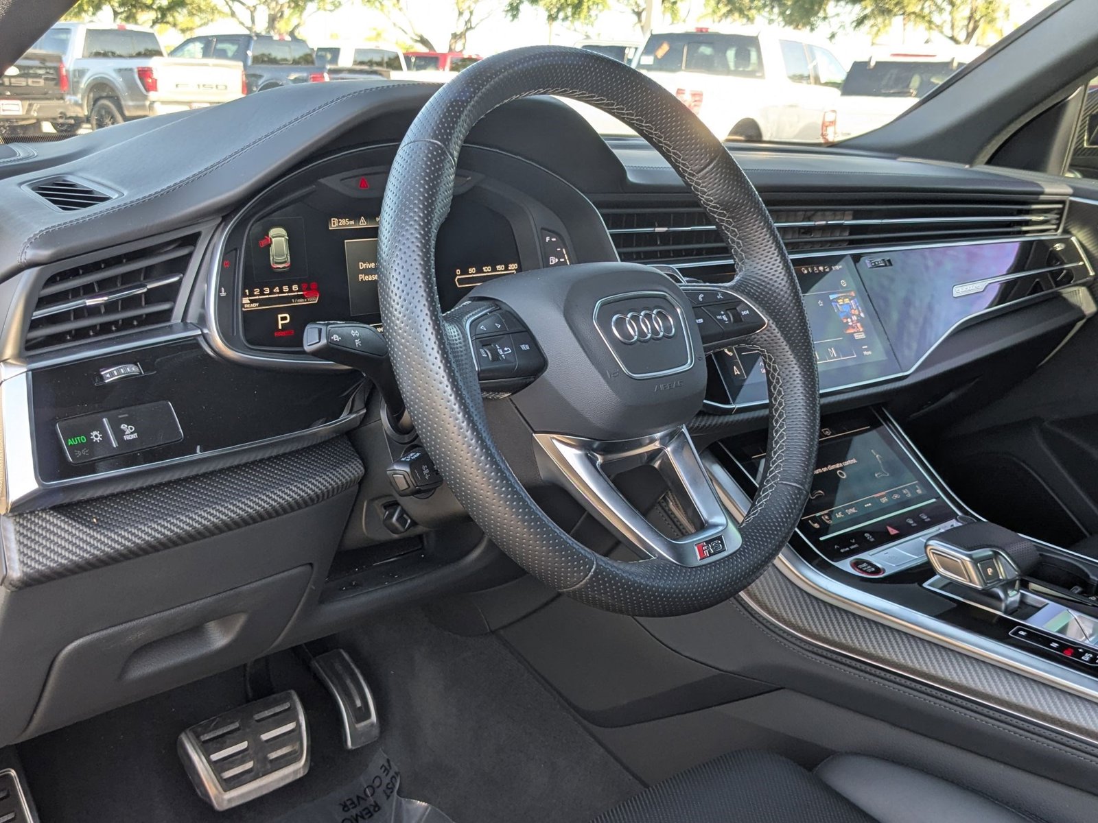 2023 Audi RS Q8 photo 4