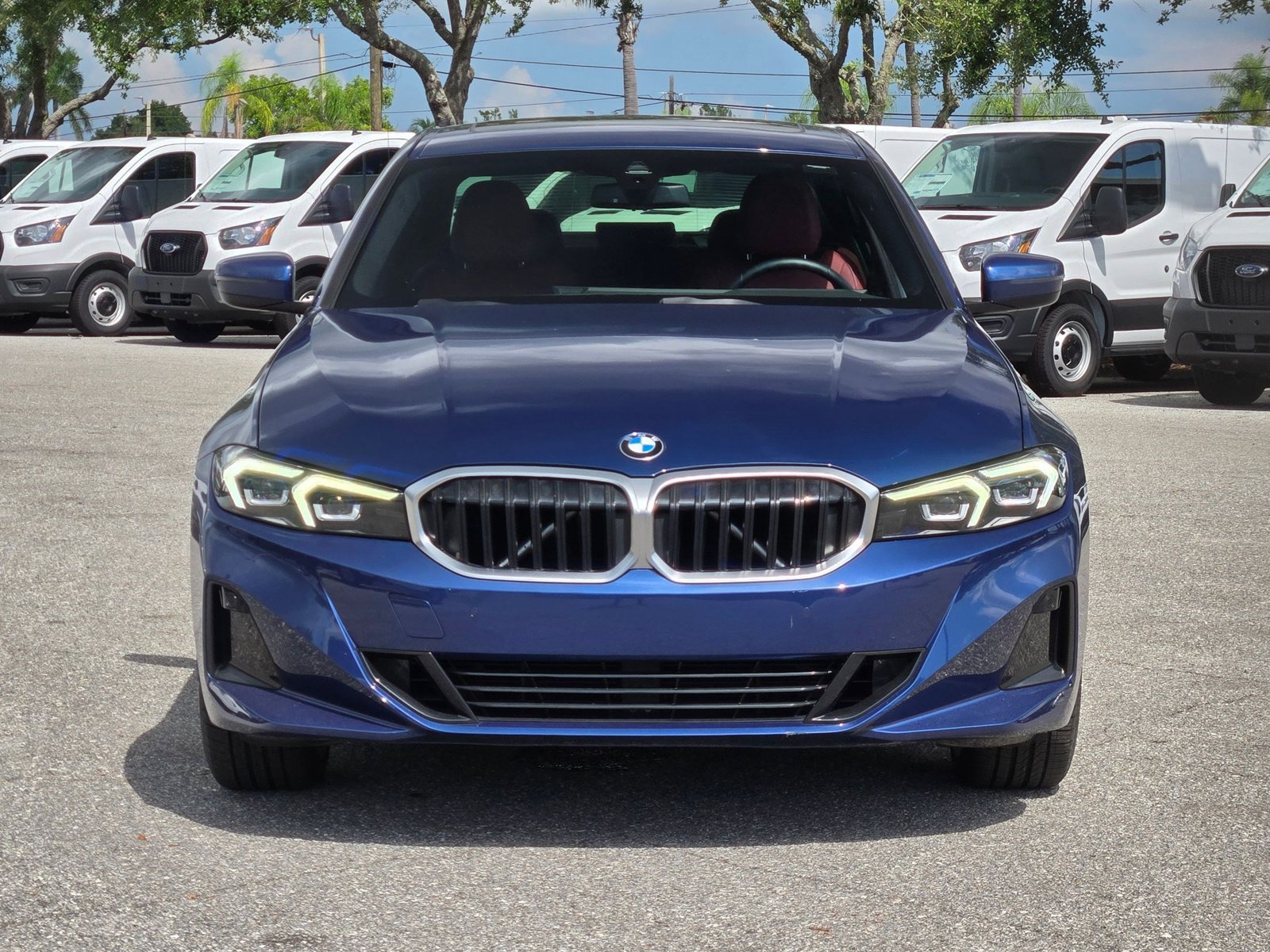2023 Bmw 330i Sedan photo 2
