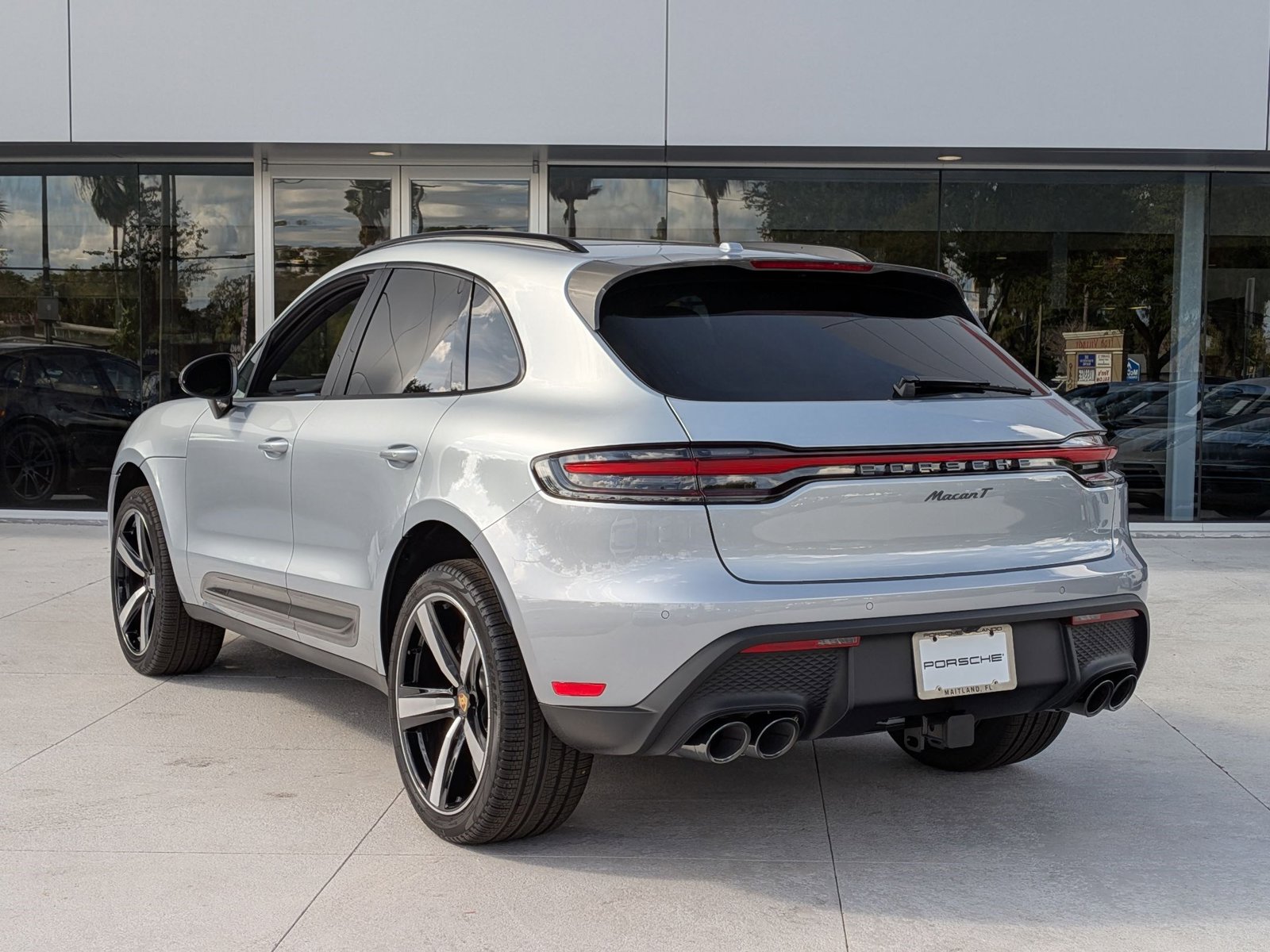 2026 Porsche Macan T photo 2