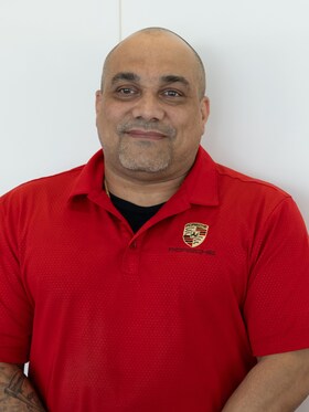 Staff member Victor Gonzalez from ID_15829ce4e490