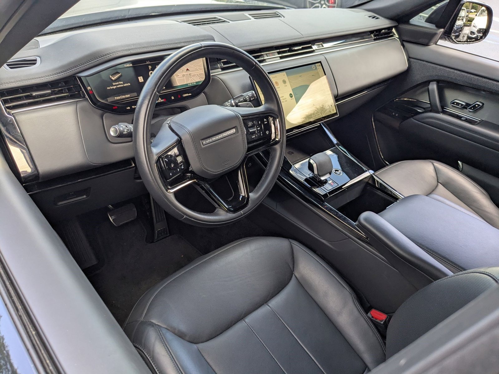 2024 Land Rover Range Rover Sport SE photo 4
