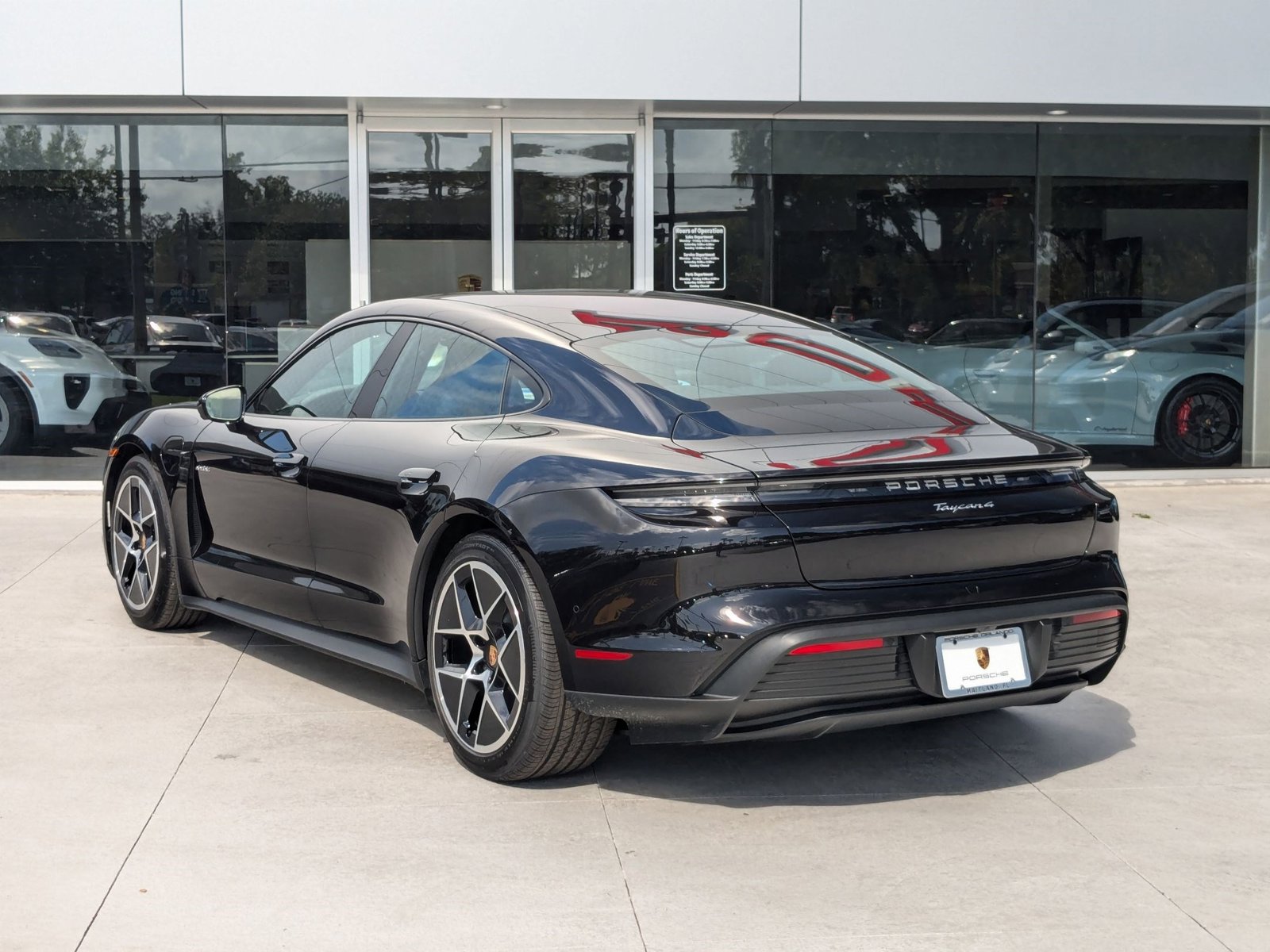 2025 Porsche Taycan 4 photo 3