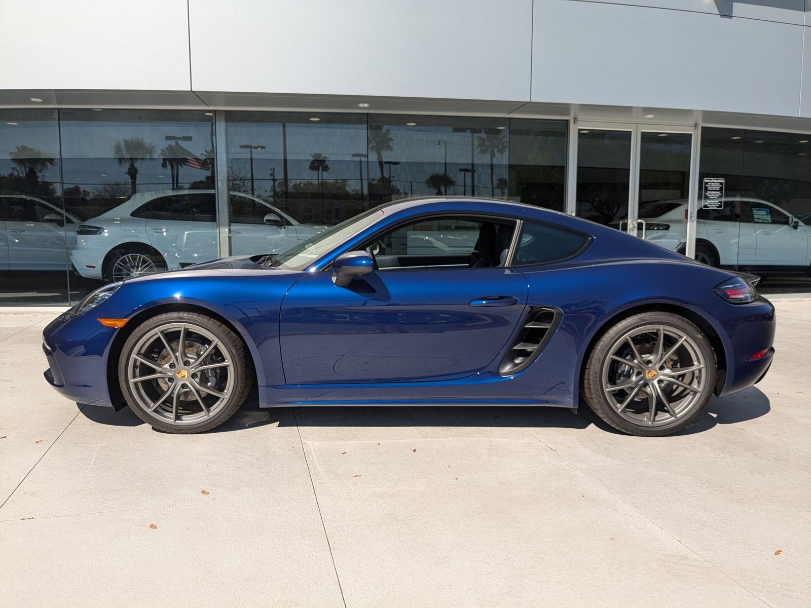 2025 Porsche Cayman Base photo 2