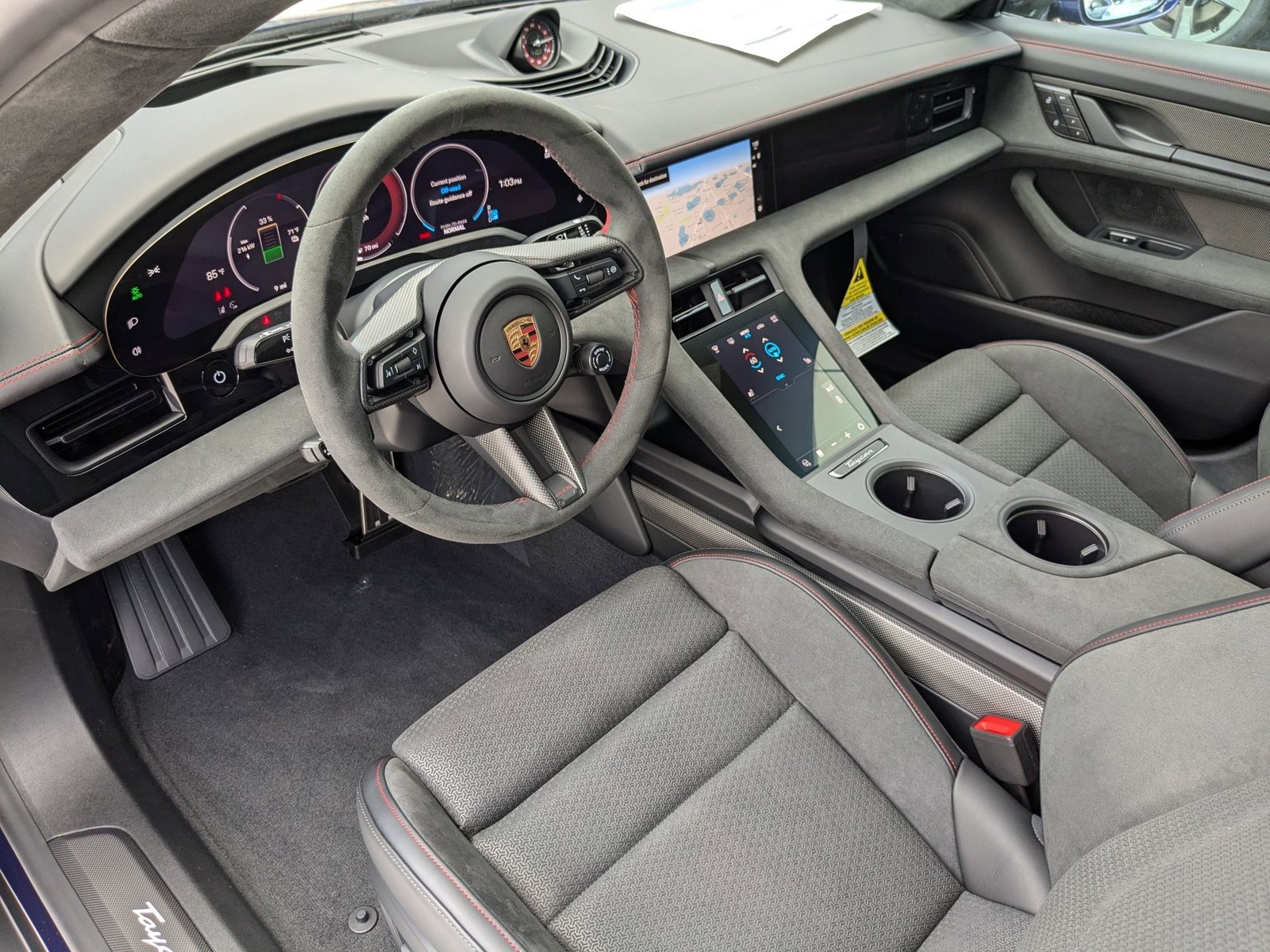2025 Porsche Taycan GTS photo 4