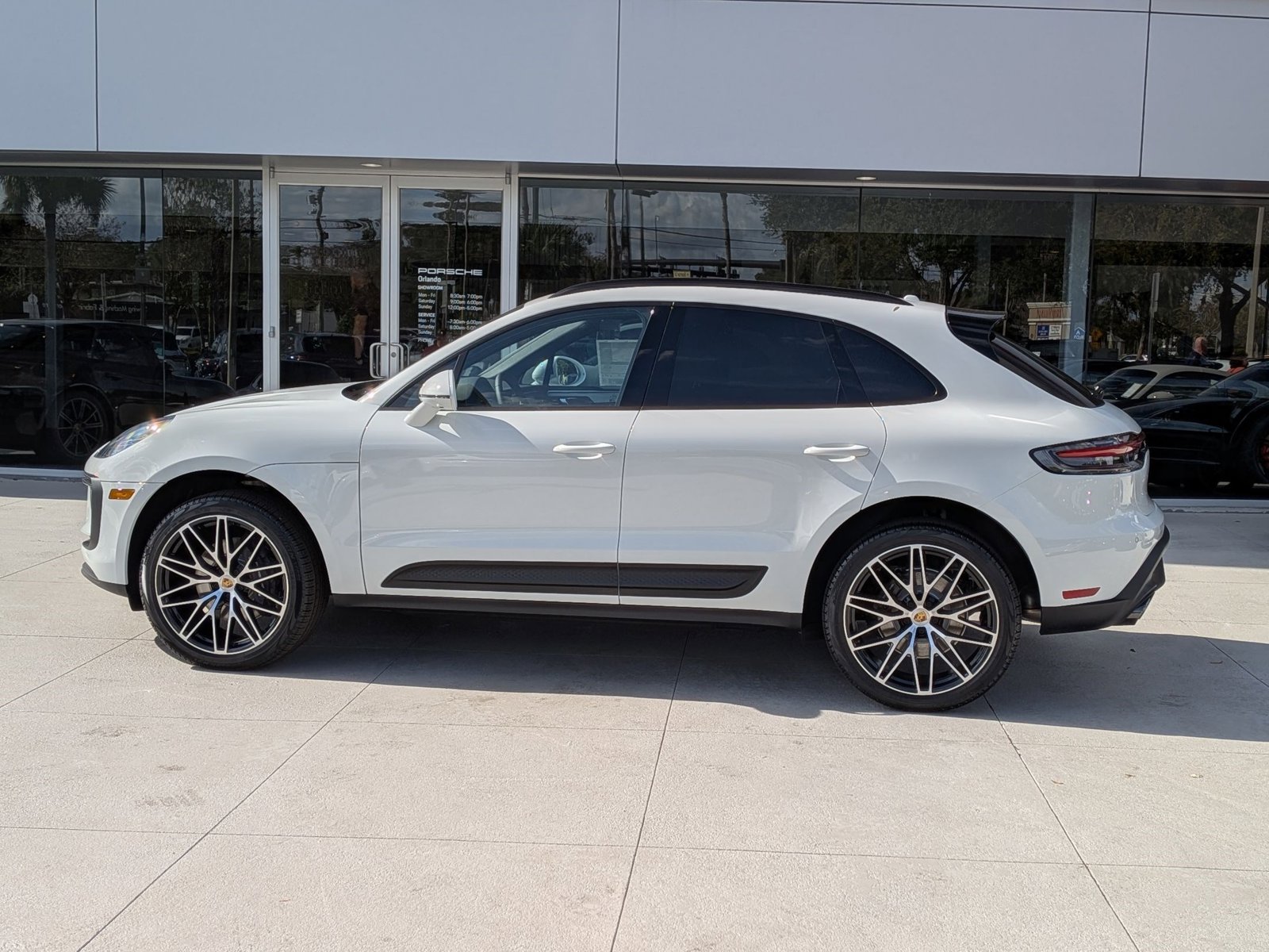 2026 Porsche Macan T photo 2