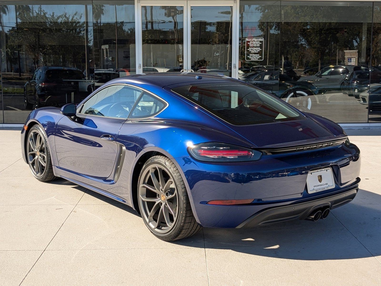 2025 Porsche Cayman photo 3