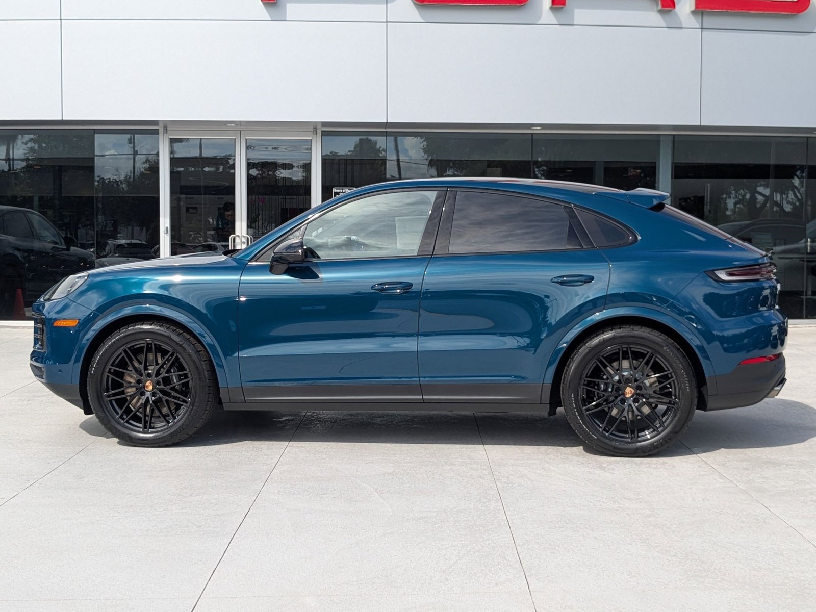 2026 Porsche Cayenne Coupe photo 2