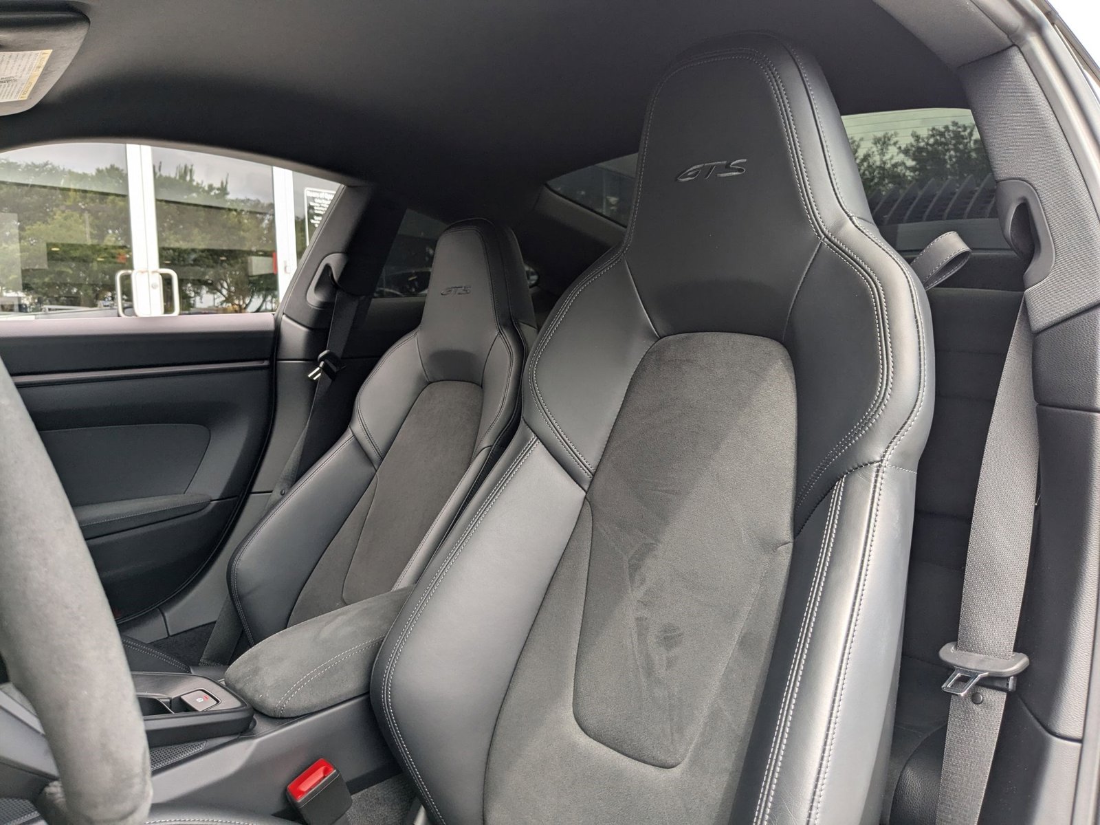 2024 Porsche 911 GTS photo 4