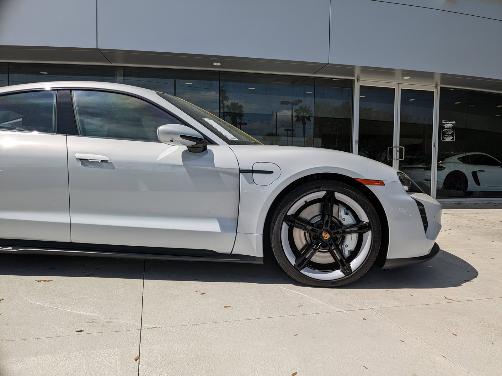 2023 Porsche Taycan GTS photo 4