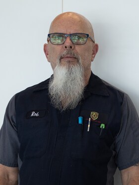 Staff member Robert Puig from ID_15829ce4e490