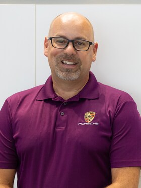 Staff member Colin Wallace from ID_15829ce4e490