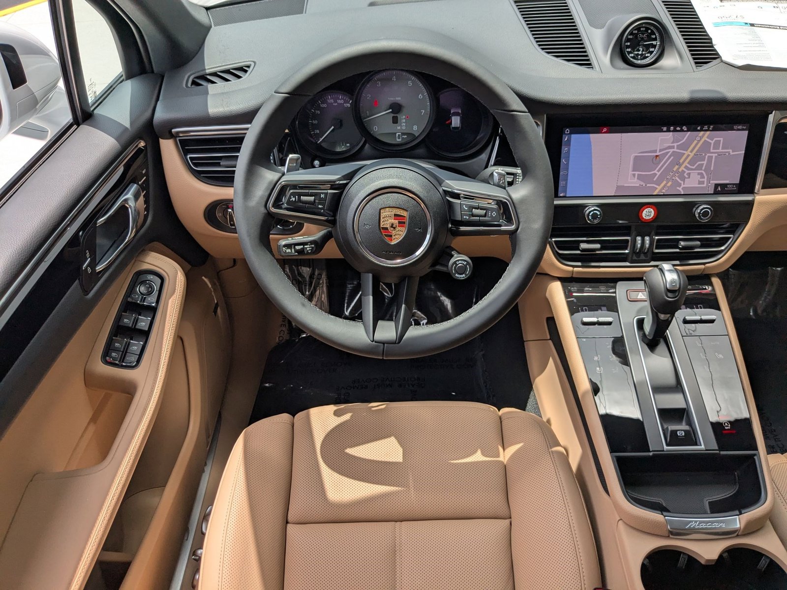 2025 Porsche Macan S photo 4