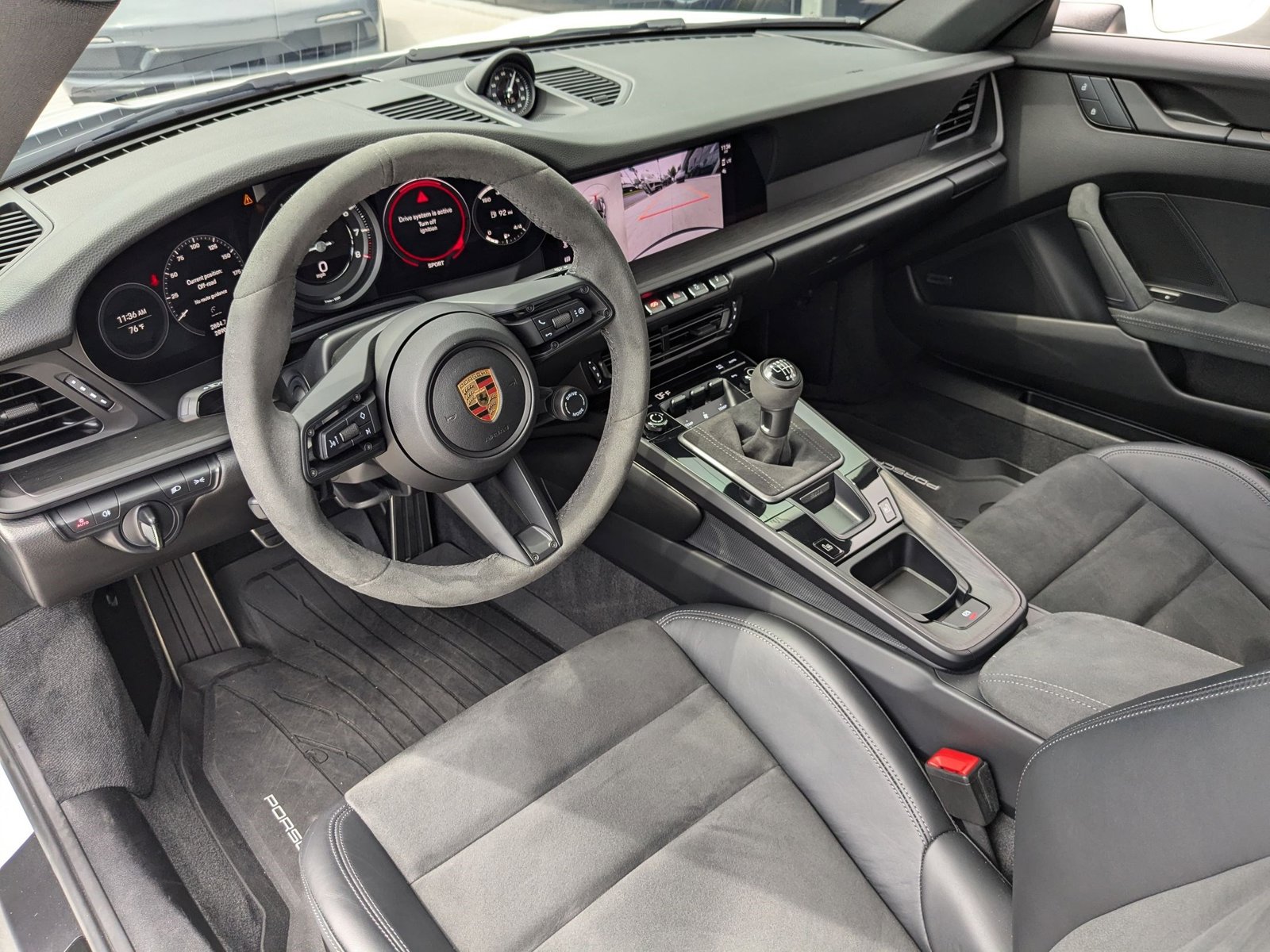 2024 Porsche 911 GTS photo 3