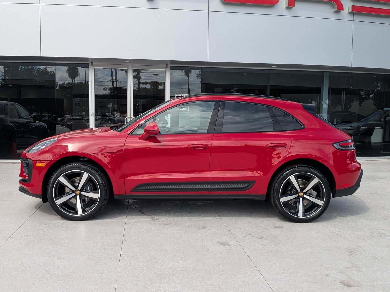2026 Porsche Macan T photo 2